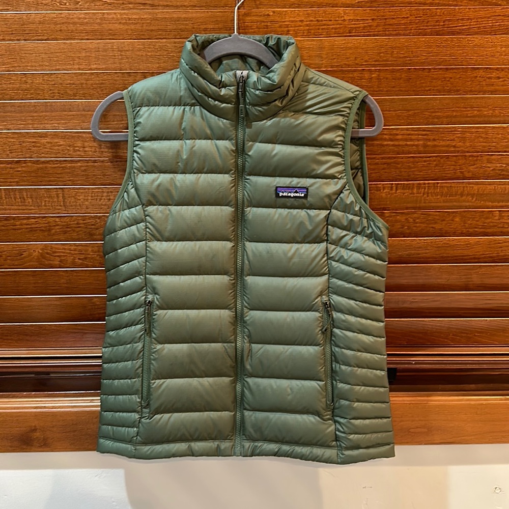 woman’s size small Patagonia vest